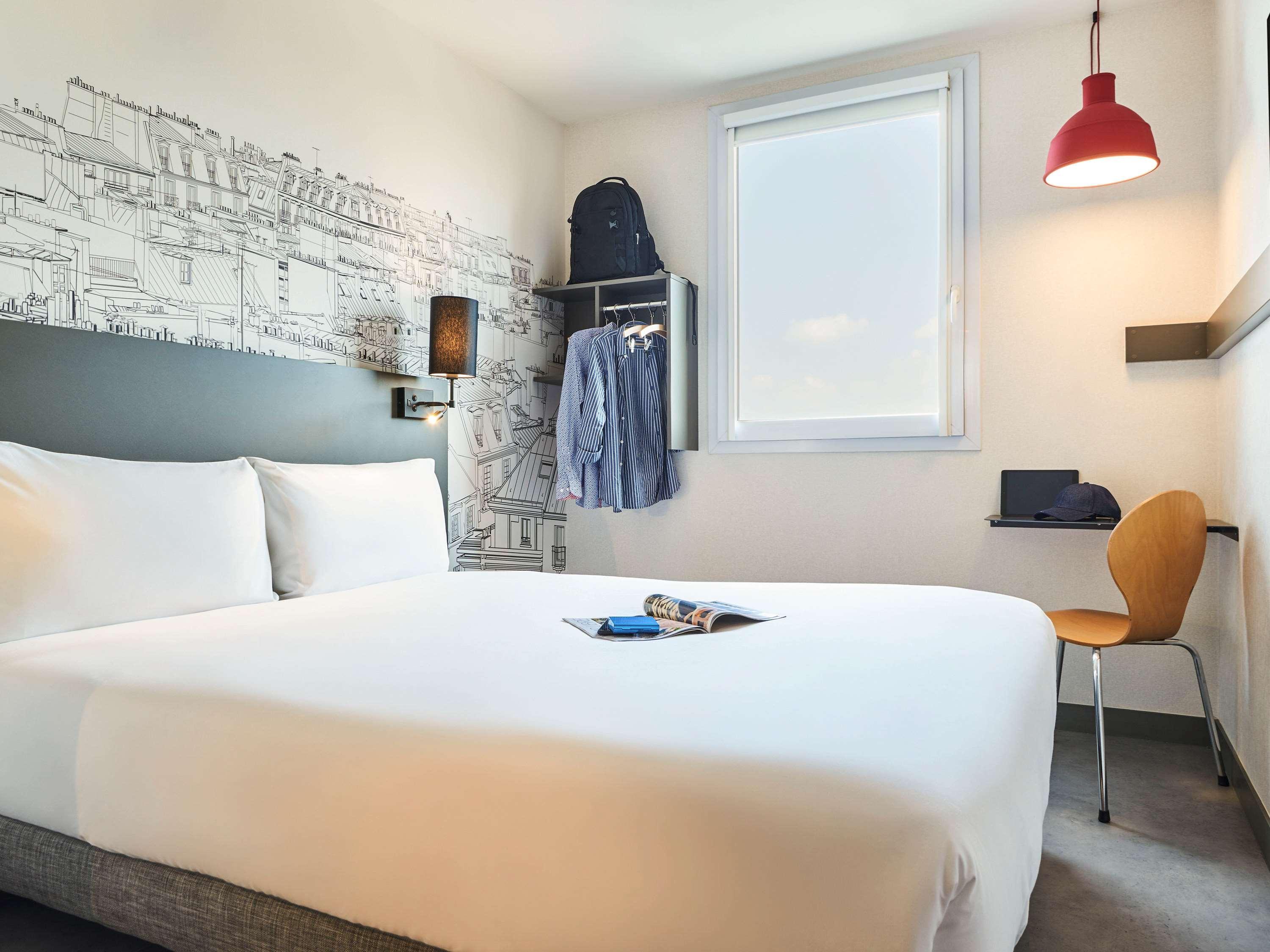 Greet Hotel Paris Porte De La Chapelle - Arena Сен-Дені Екстер'єр фото