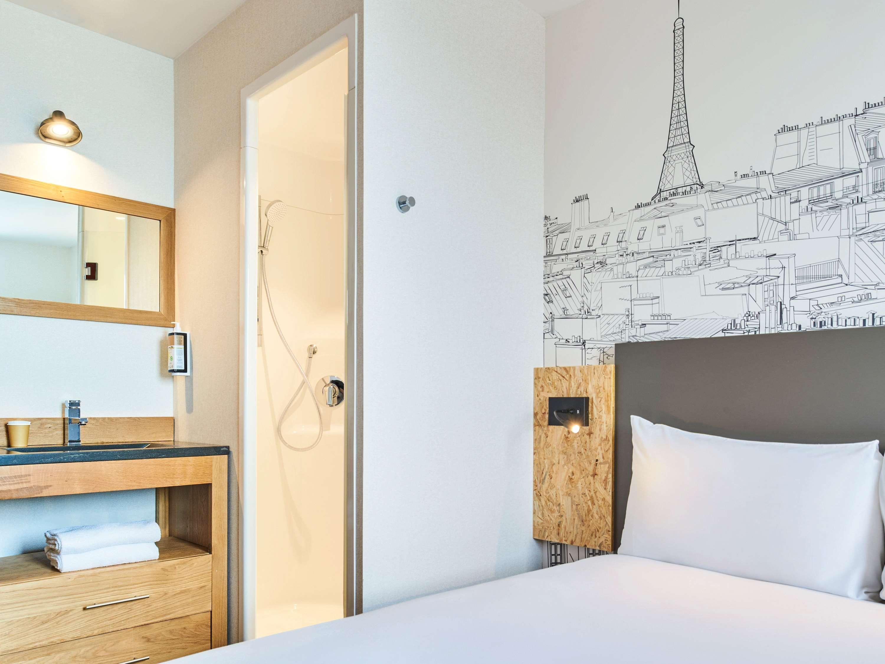 Greet Hotel Paris Porte De La Chapelle - Arena Сен-Дені Екстер'єр фото